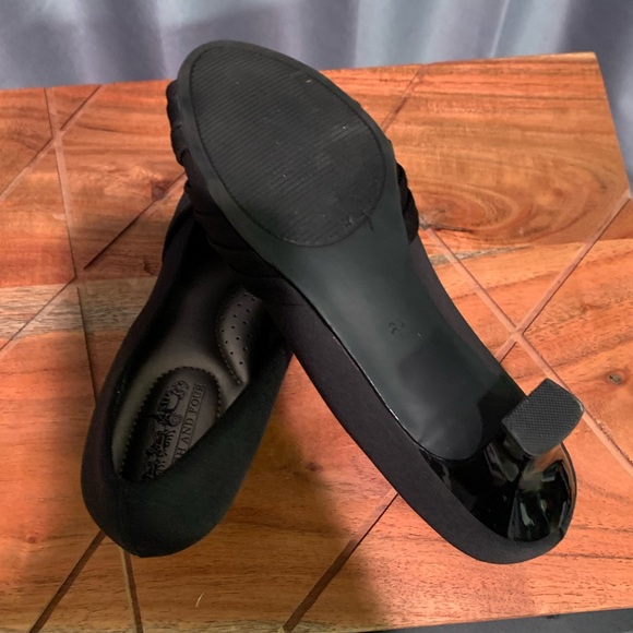 Black heels - Picture 2 of 3